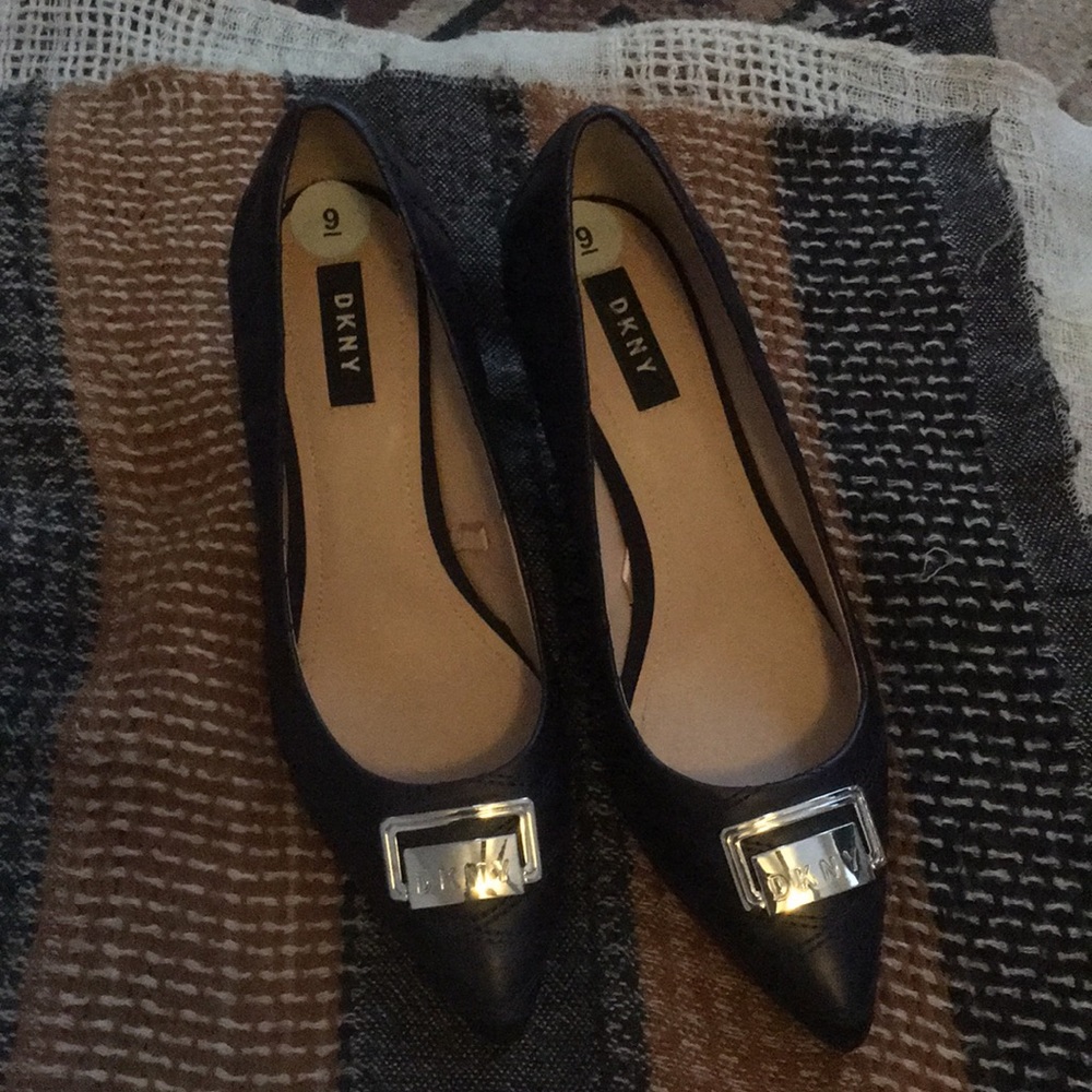 DKNY shoes size 8 (Open to trading)